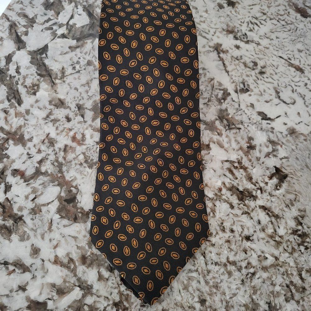 Karl Lagerfeld mens tie 100% silk made USA